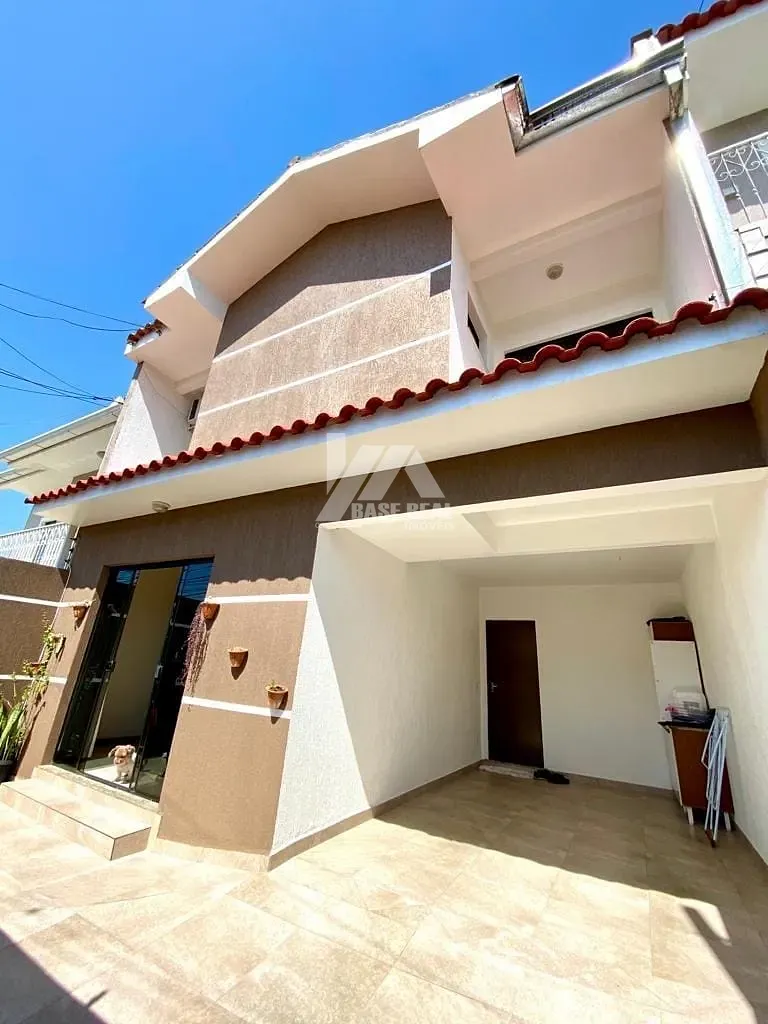 Sobrado à venda no Jardim Carvalho — Jardim Carvalho