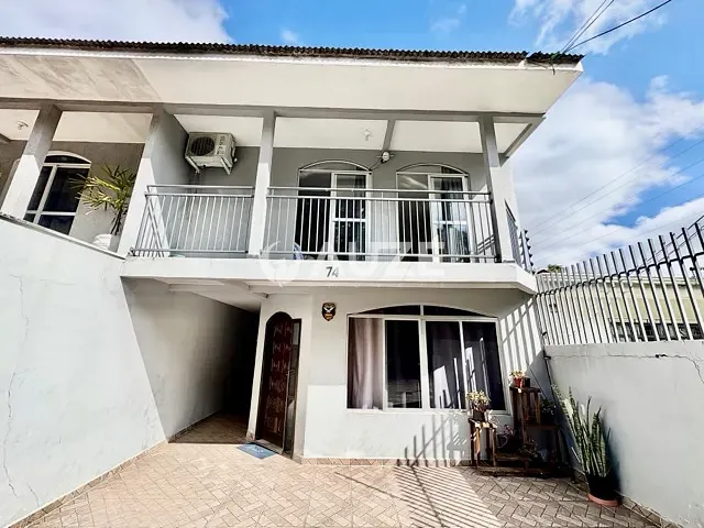 Sobrado com 124m² 3 quartos e 3 banheiros, à venda, no bairro Uberaba em Curitiba