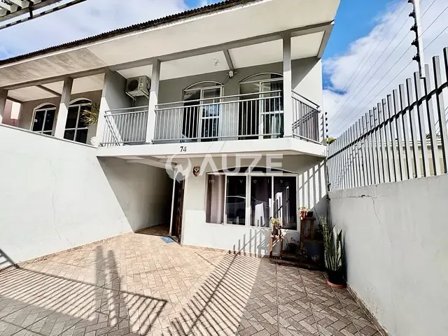 Sobrado com 124m² 3 quartos e 3 banheiros, à venda, no bairro Uberaba em Curitiba