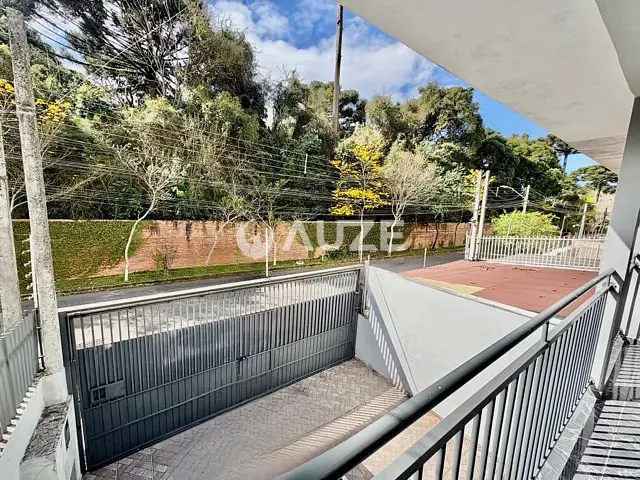 Sobrado com 124m² 3 quartos e 3 banheiros, à venda, no bairro Uberaba em Curitiba