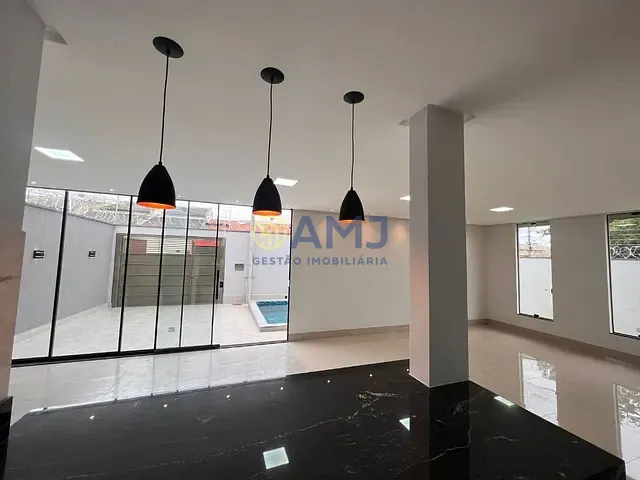 Sobrado com 150m² 3 quartos e 4 banheiros, à venda, no bairro Setor Três Marias em Goiânia