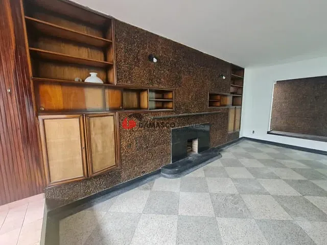 Sobrado com 500m² 3 quartos e 1 banheiro, para alugar, no bairro Cerâmica em São Caetano Do Sul