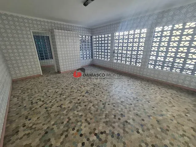 Sobrado com 500m² 3 quartos e 1 banheiro, para alugar, no bairro Cerâmica em São Caetano Do Sul