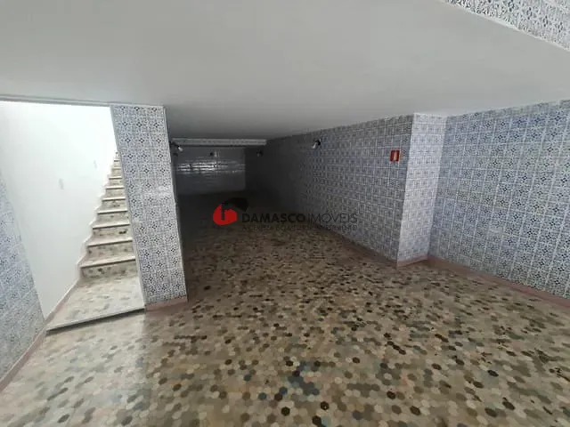 Sobrado com 500m² 3 quartos e 1 banheiro, para alugar, no bairro Cerâmica em São Caetano Do Sul