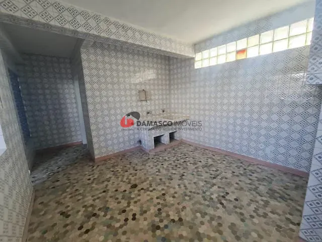 Sobrado com 500m² 3 quartos e 1 banheiro, para alugar, no bairro Cerâmica em São Caetano Do Sul