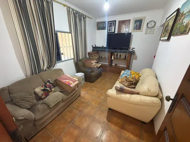 Sobrado com 159m² 4 quartos e 2 banheiros, à venda, no bairro Conjunto Trinta e Um de Março em São José dos Campos
