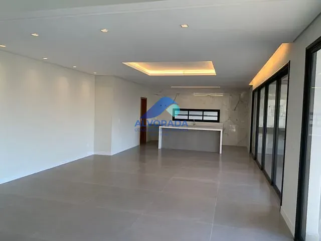 Sobrado com 640m² 5 quartos e 6 banheiros, à venda, no bairro Urbanova em São José dos Campos
