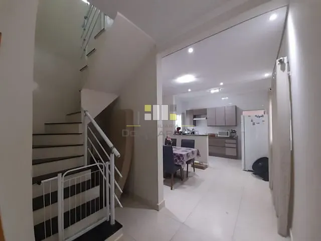Sobrado com 180m² 3 quartos e 2 banheiros, à venda, no bairro Vila Santana em Sumaré