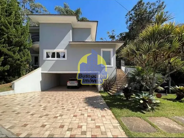 Sobrado com 502m² 4 quartos e 5 banheiros, à venda, no bairro São Paulo II em Cotia