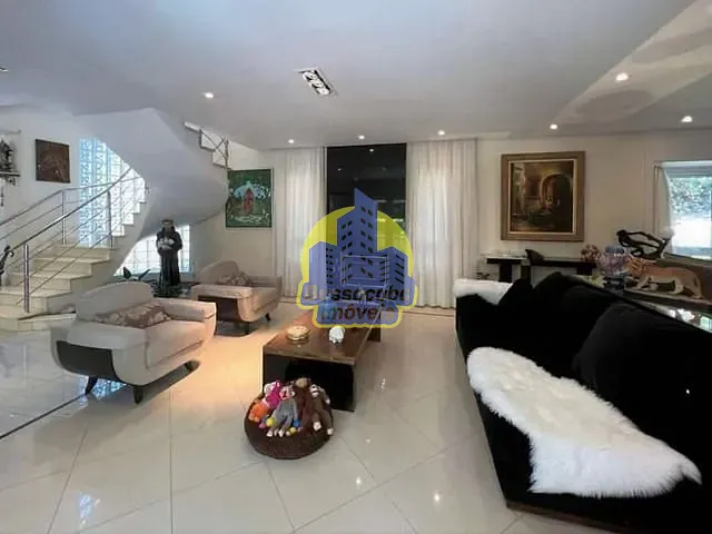 Sobrado com 502m² 4 quartos e 5 banheiros, à venda, no bairro São Paulo II em Cotia