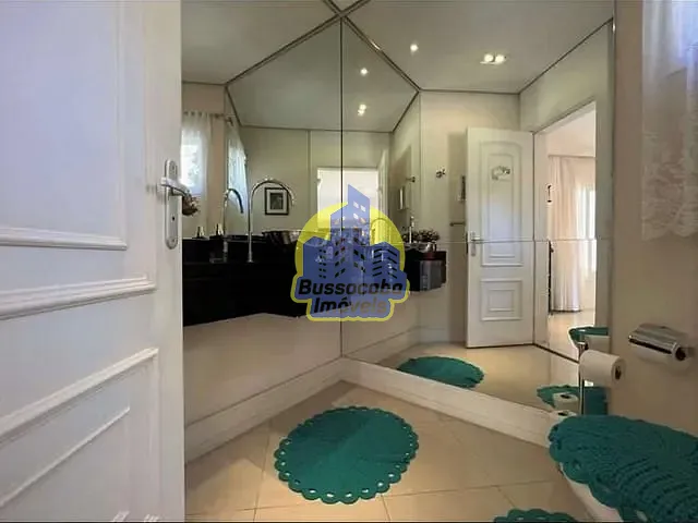 Sobrado com 502m² 4 quartos e 5 banheiros, à venda, no bairro São Paulo II em Cotia