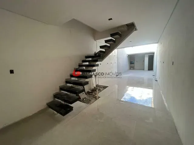Sobrado com 126m² 3 quartos e 2 banheiros, à venda, no bairro Vila Metalúrgica em Santo André