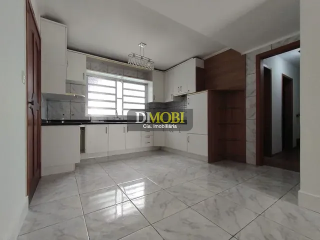 Sobrado com 500m² 4 quartos e 3 banheiros, para alugar, no bairro Centro em Gravataí