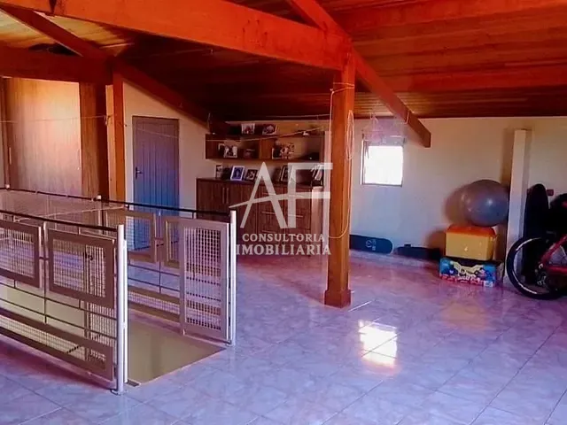 Sobrado com 273m² 3 quartos e 2 banheiros, à venda, no bairro Vila São José em Taubaté