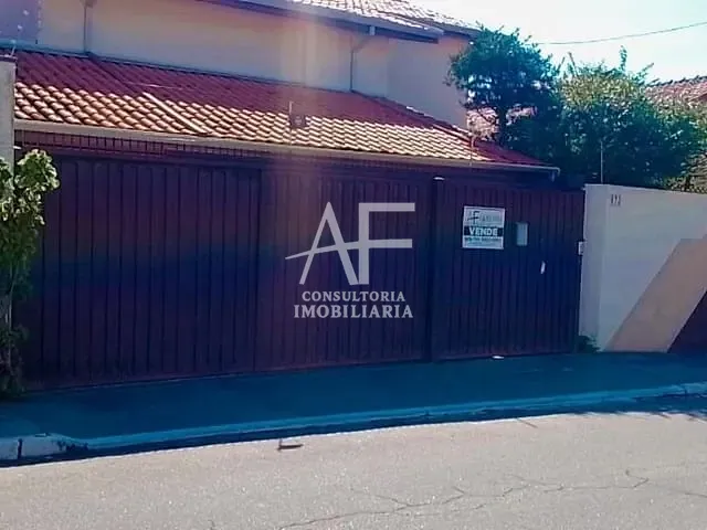 Sobrado com 273m² 3 quartos e 2 banheiros, à venda, no bairro Vila São José em Taubaté