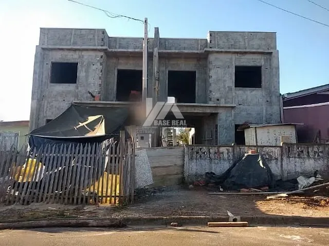 Sobrado com 200m² 3 quartos e 2 banheiros, à venda, no bairro Uvaranas em Ponta Grossa