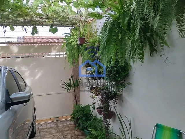 Sobrado com 300m² 4 quartos e 2 banheiros, à venda, no bairro Jardim Aruan em Caraguatatuba