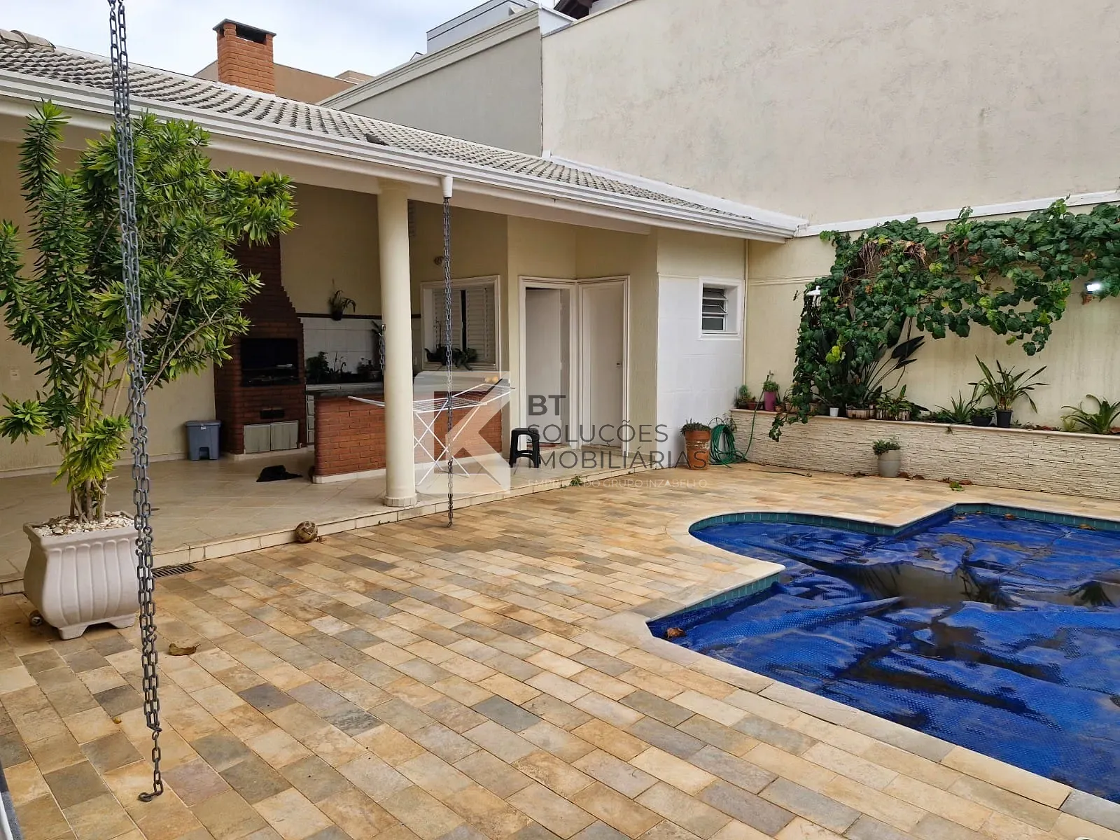 Sobrado, 3 quartos, 321 m² - Foto 1