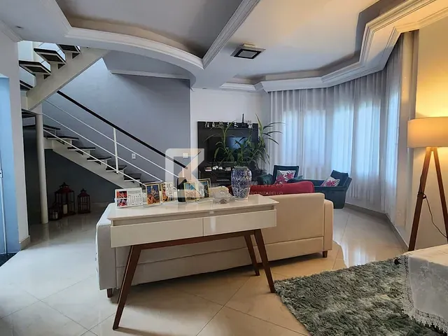Sobrado com 300m² 3 quartos e 2 banheiros, à venda, no bairro Jardim Portal de Itaici em Indaiatuba