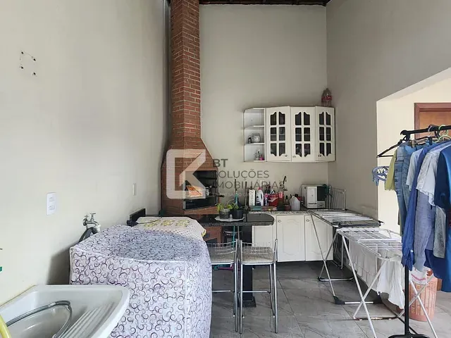 Sobrado com 300m² 3 quartos e 2 banheiros, à venda, no bairro Jardim Portal de Itaici em Indaiatuba