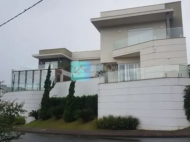 Sobrado com 670m² 4 quartos e 6 banheiros, à venda ou para alugar, no bairro Jaguary em São José dos Campos
