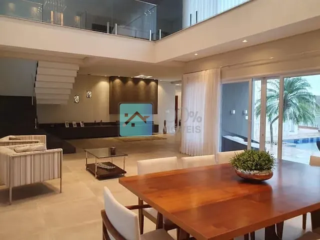 Sobrado com 670m² 4 quartos e 6 banheiros, à venda ou para alugar, no bairro Jaguary em São José dos Campos