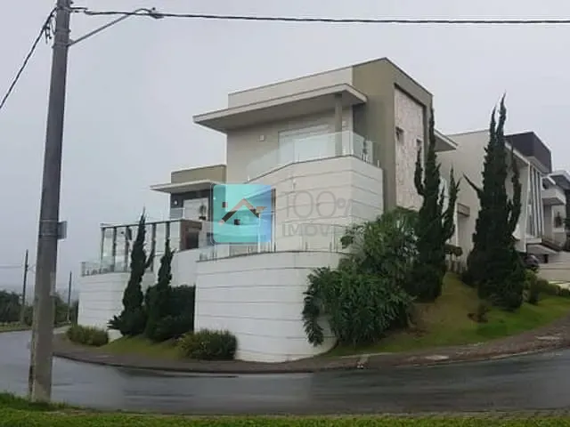 Sobrado com 670m² 4 quartos e 6 banheiros, à venda ou para alugar, no bairro Jaguary em São José dos Campos