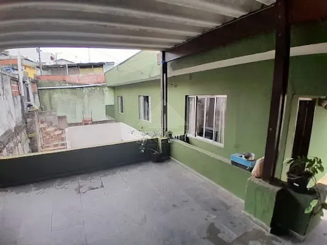 Sobrado com 259m² 5 quartos e 2 banheiros, à venda, no bairro Jardim Santa Lídia em Mauá