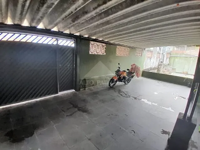 Sobrado com 259m² 5 quartos e 2 banheiros, à venda, no bairro Jardim Santa Lídia em Mauá