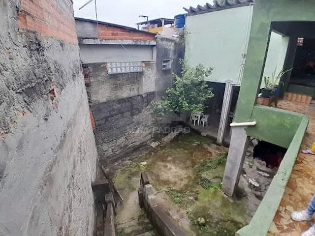 Sobrado com 259m² 5 quartos e 2 banheiros, à venda, no bairro Jardim Santa Lídia em Mauá
