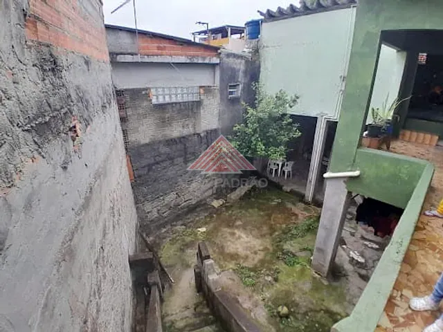 Sobrado com 259m² 5 quartos e 2 banheiros, à venda, no bairro Jardim Santa Lídia em Mauá