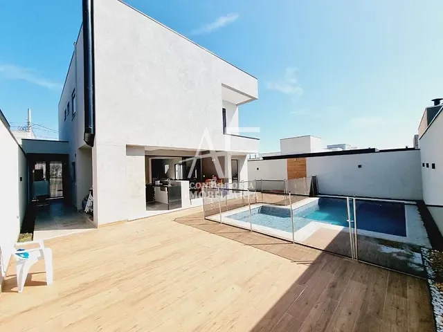 Sobrado com 300m² 3 quartos e 4 banheiros, à venda, no bairro Condomínio Ouro Ville em Taubaté