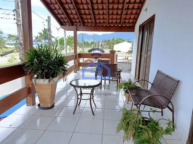 Sobrado com 800m² 6 quartos e 6 banheiros, à venda, no bairro Porto Novo em Caraguatatuba