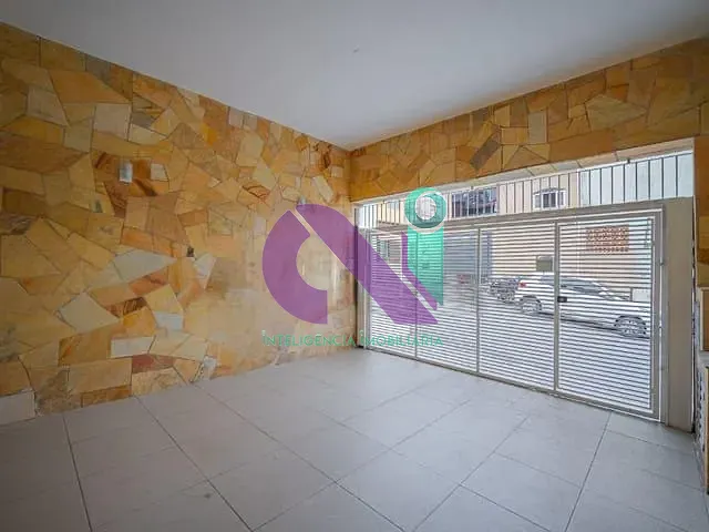 Sobrado com 125m² 3 quartos e 2 banheiros, à venda, no bairro Umuarama em Osasco