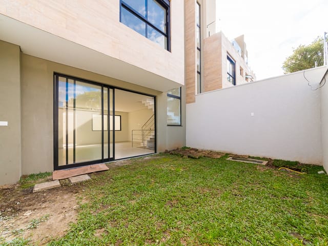 Foto do Sobrado - EXCELENTE SOBRADO ALTO PADRAO COM 03 QUARTOS SENDO 01 SUITE NO GUABIROTUBA | Auze Imóveis