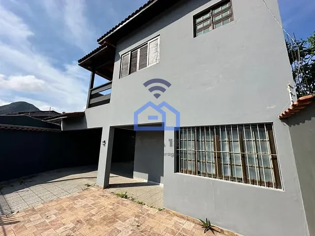 Casa com 250m² 3 quartos e 5 banheiros, à venda, no bairro Martim de Sá em Caraguatatuba