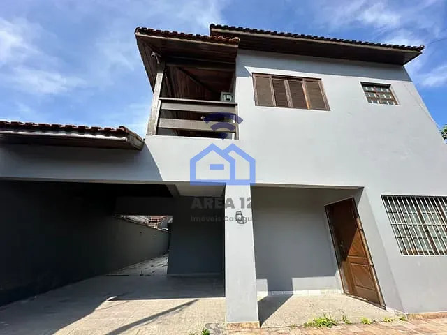 Casa com 250m² 3 quartos e 5 banheiros, à venda, no bairro Martim de Sá em Caraguatatuba
