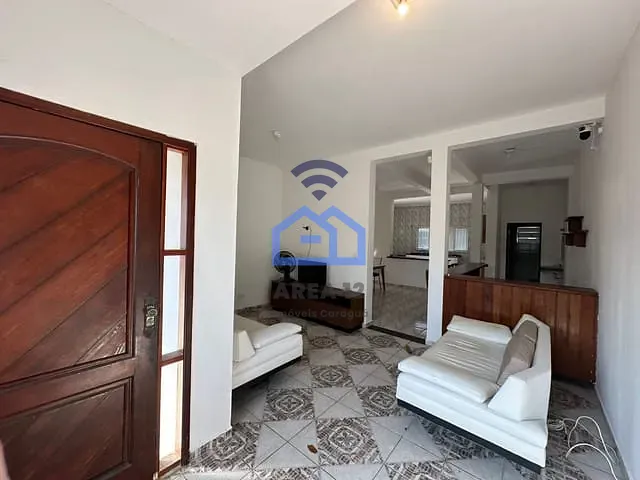 Casa com 250m² 3 quartos e 5 banheiros, à venda, no bairro Martim de Sá em Caraguatatuba