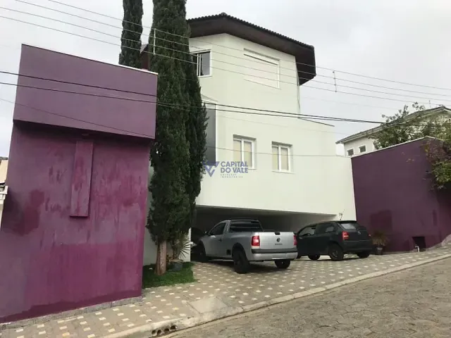 Sobrado com 375m² 3 quartos e 2 banheiros, à venda, no bairro Vila Martinez em Jacareí