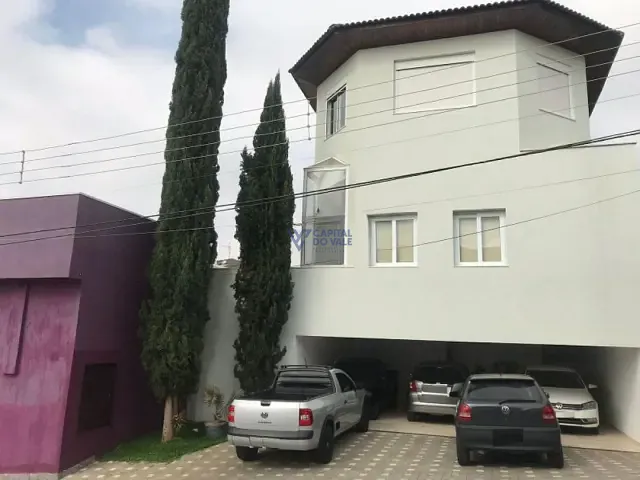 Sobrado com 375m² 3 quartos e 2 banheiros, à venda, no bairro Vila Martinez em Jacareí