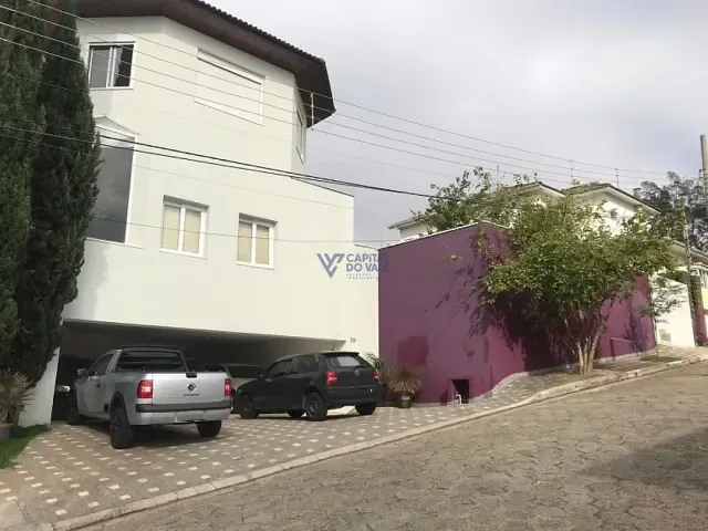 Sobrado com 375m² 3 quartos e 2 banheiros, à venda, no bairro Vila Martinez em Jacareí