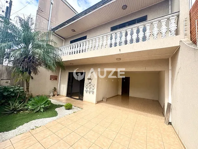 Sobrado com 170m² 3 quartos e 2 banheiros, à venda, no bairro Sítio Cercado em Curitiba
