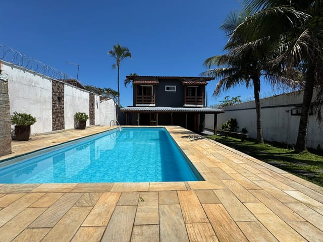 Sobrado com 480m² 4 quartos e 3 banheiros, à venda, no bairro Indaiá em Bertioga
