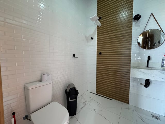 Sobrado com 480m² 4 quartos e 3 banheiros, à venda, no bairro Indaiá em Bertioga