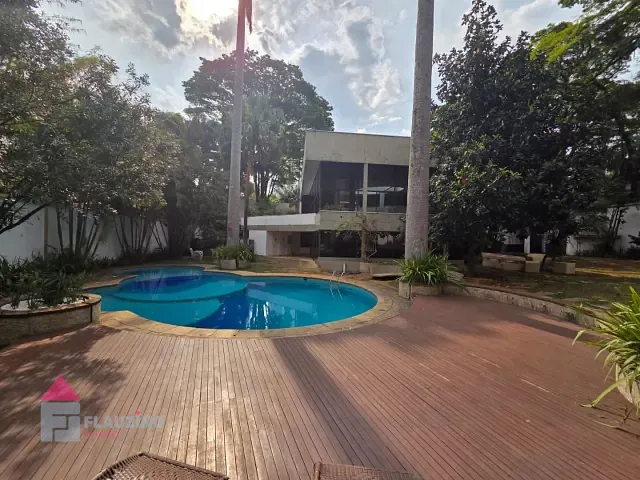 Sobrado com 2000m² 5 quartos e 10 banheiros, à venda, no bairro Santo Amaro em São Paulo