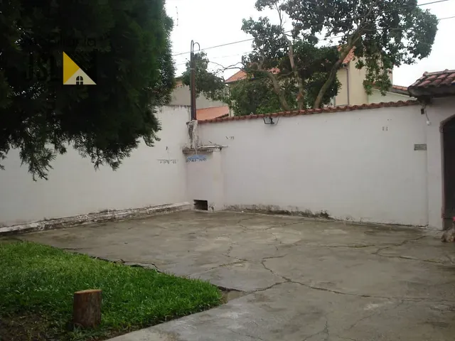 Sobrado com 523m² 2 quartos e 2 banheiros, à venda, no bairro Jardim Shangri-lá em Caçapava