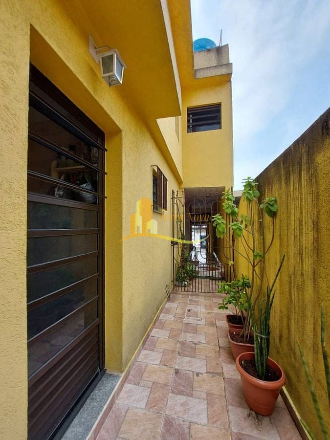 Sobrado à venda com 4 quartos, 120m² - Foto 1