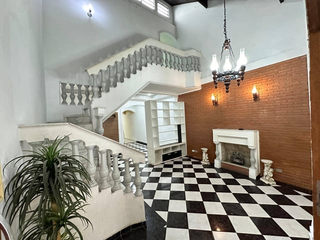 Foto do Sobrado - Espaço e Estilo no Belém! Sobrado de 250m² com Lareira, 4 Dormitórios, sendo 1 suíte e Forno à Lenha! 🏡🔥 | Organização Imobiliária Açores