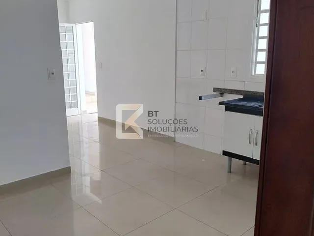 Sobrado com 250m² 2 quartos e 2 banheiros, à venda ou para alugar, no bairro Centro em Indaiatuba