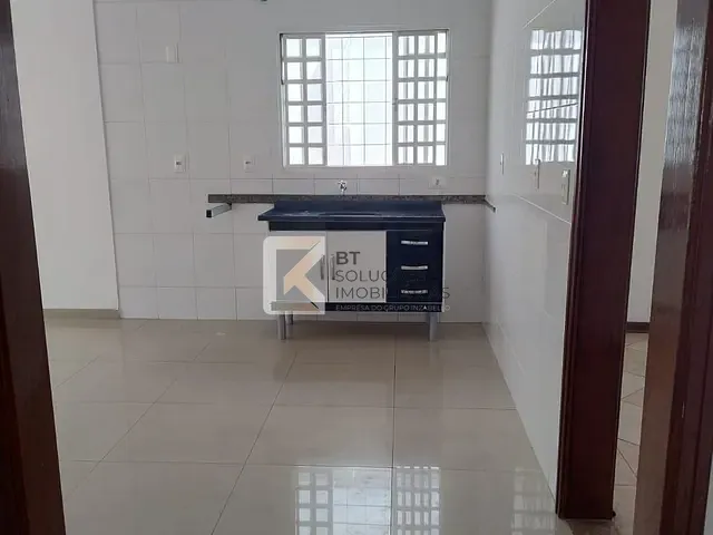 Sobrado com 250m² 2 quartos e 2 banheiros, à venda ou para alugar, no bairro Centro em Indaiatuba
